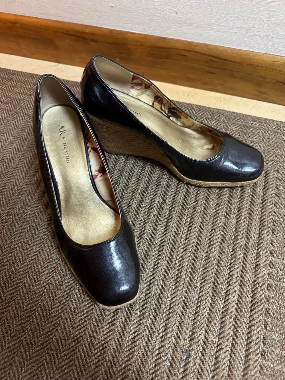 Anne Klein Blue Black Glossy Patent Wedge Espadrille Pumps